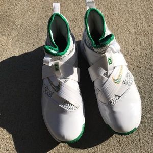 Men’s 9 Nike LeBron Soldier 12 EP